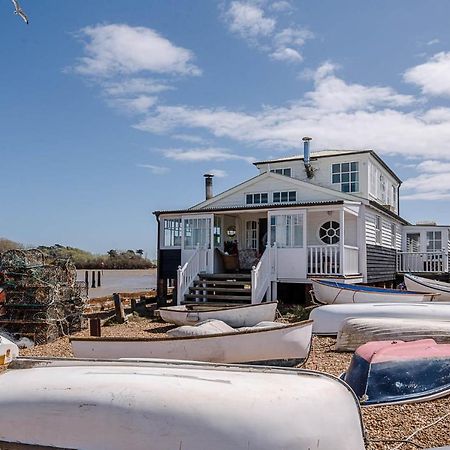 The Boathouse In Felixstowe Ferry - Stunning Waterfront Property Exterior photo