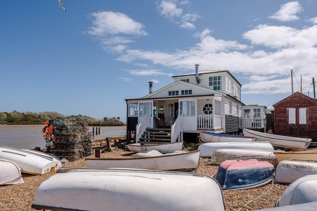 The Boathouse In Felixstowe Ferry - Stunning Waterfront Property Exterior photo
