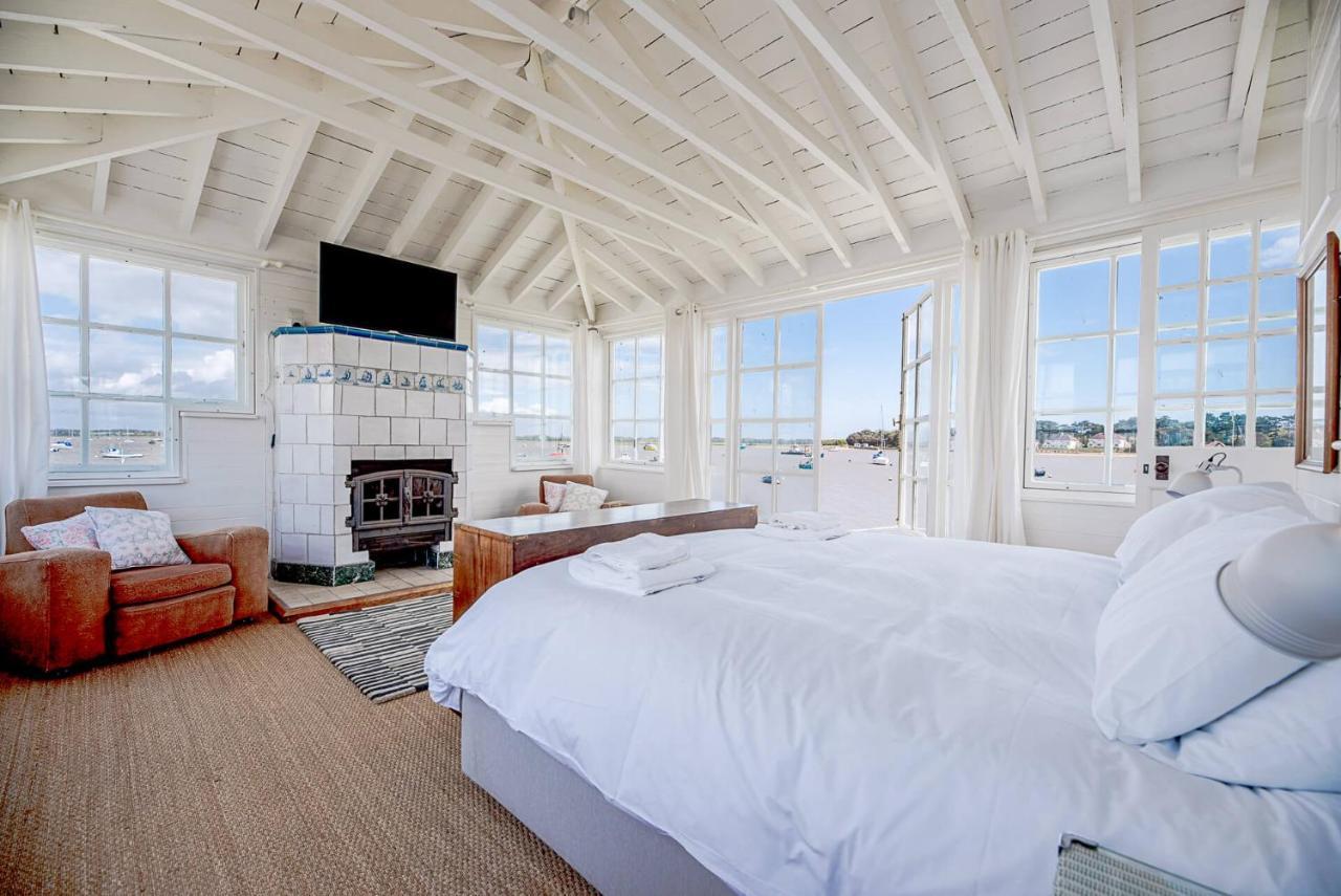 The Boathouse In Felixstowe Ferry - Stunning Waterfront Property Exterior photo