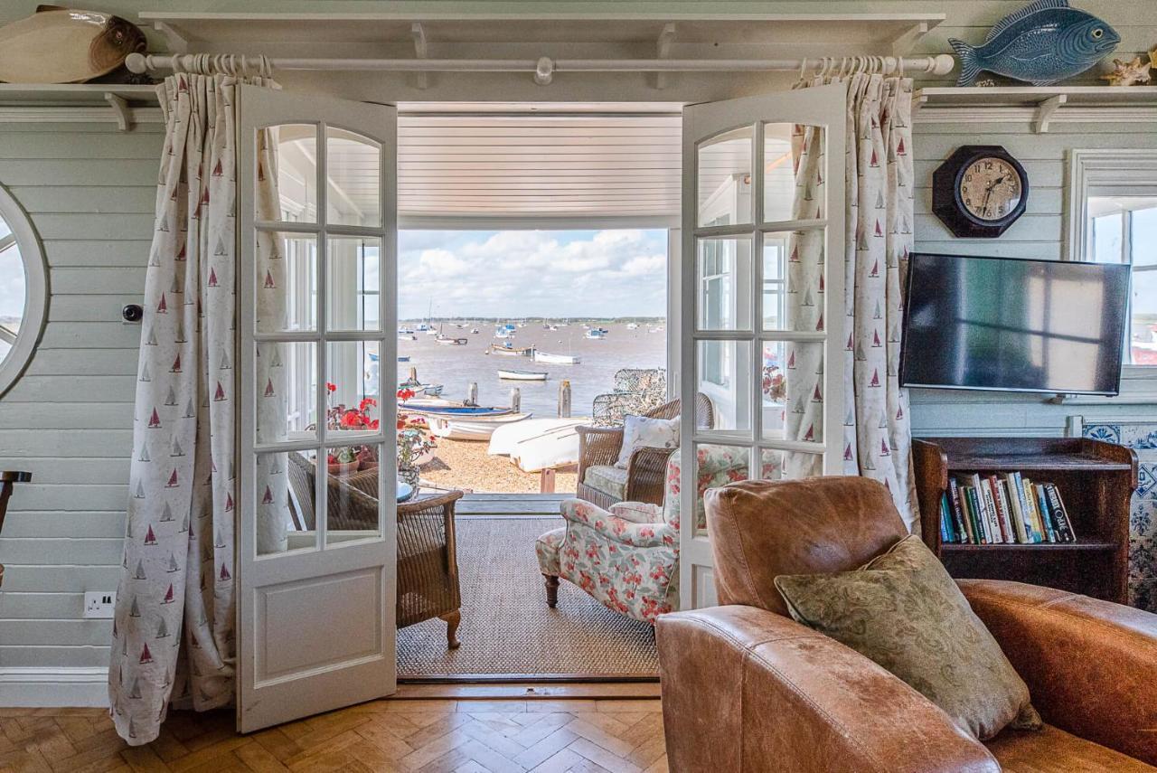 The Boathouse In Felixstowe Ferry - Stunning Waterfront Property Exterior photo