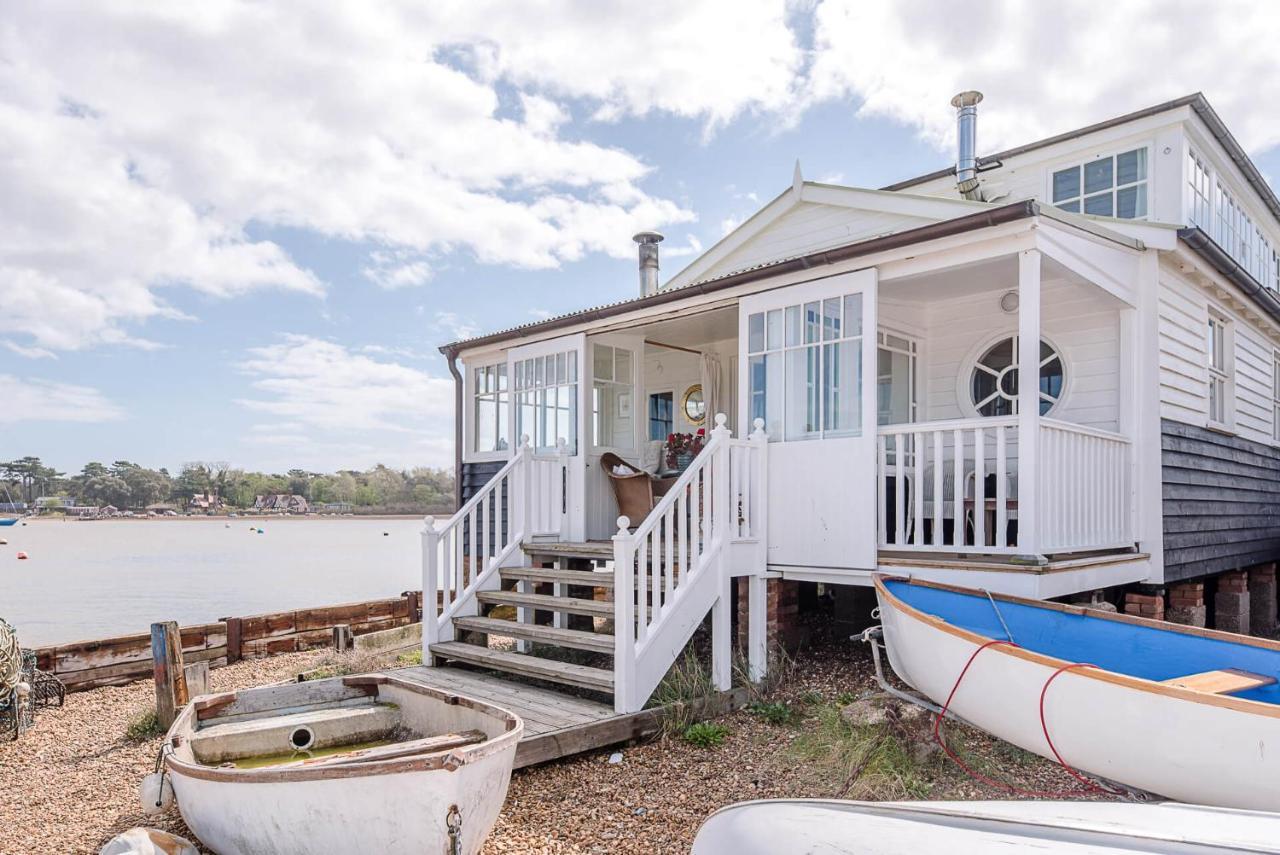 The Boathouse In Felixstowe Ferry - Stunning Waterfront Property Exterior photo