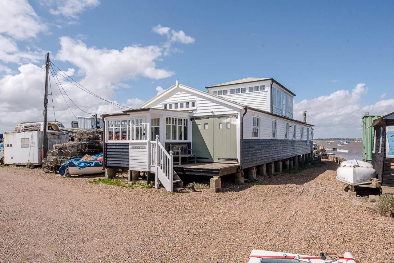 The Boathouse In Felixstowe Ferry - Stunning Waterfront Property Exterior photo
